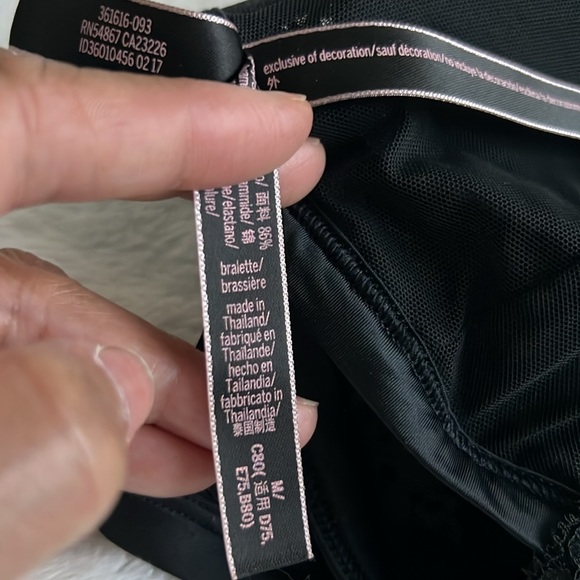 Victoria's Secret Black Lace T-Back Front Closure Padded Triangle Bralette Sz M - Picture 5 of 6